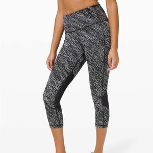 Lululemon Pace Rival Highrise Crop 22” Size 10 EUC